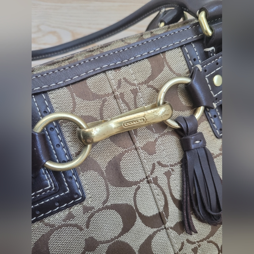 Coach Signature Bag - Picture 5 of 8